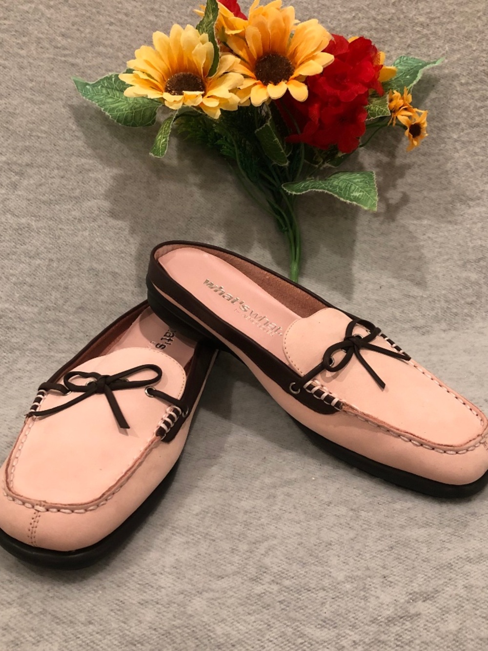 NWOT - Aerosoles ‘What’s What’ Light Pink Leather Loafer Mules with Brown Trim